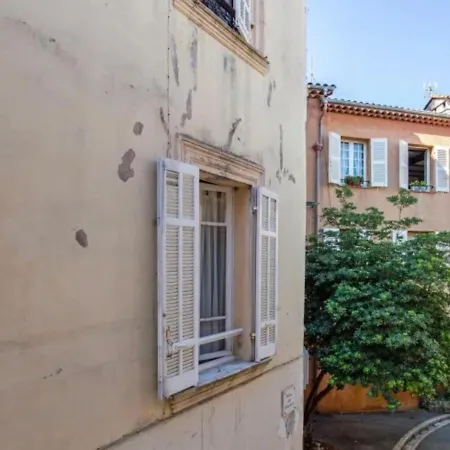 In The Heart Of Old 1 Near The Provencal Market